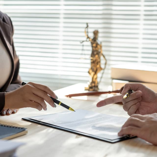 Equipo multidisciplinar de abogados en A Coruña